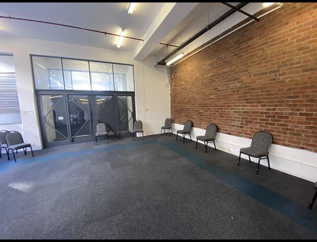 126M² OFFICE TO LET IN WOODSTOCK
